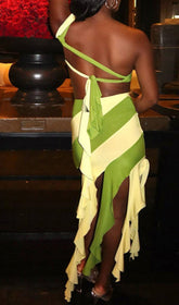 Zweiteiliges Kleid mit unregelmäßiger Quaste in Moosgrün